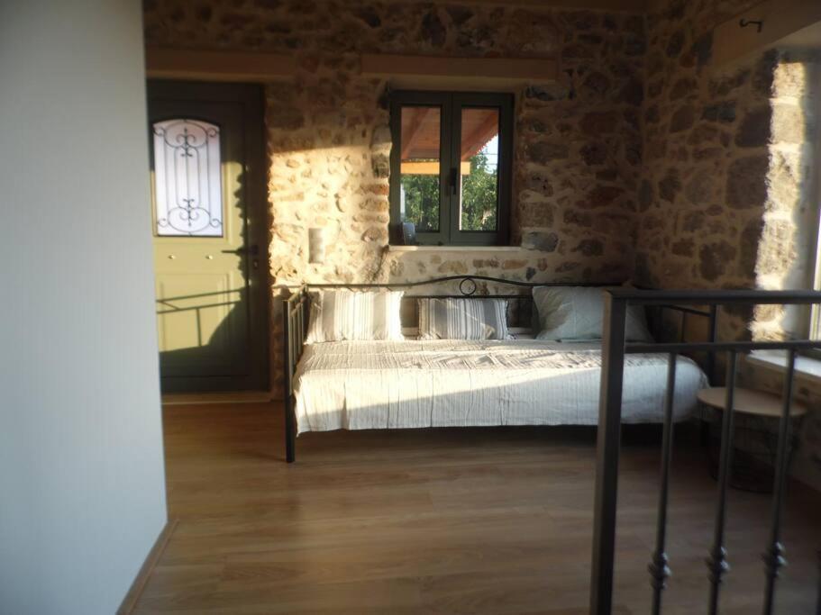 Villa Alonia Каламата Екстериор снимка