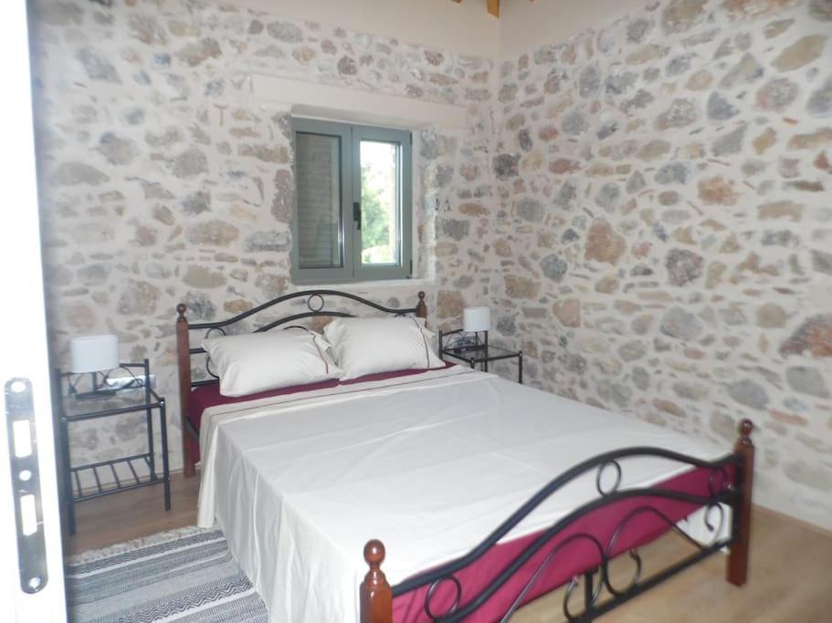 Villa Alonia Каламата Екстериор снимка